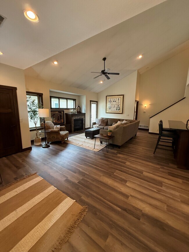 Building Photo - 98 Tribute Ave