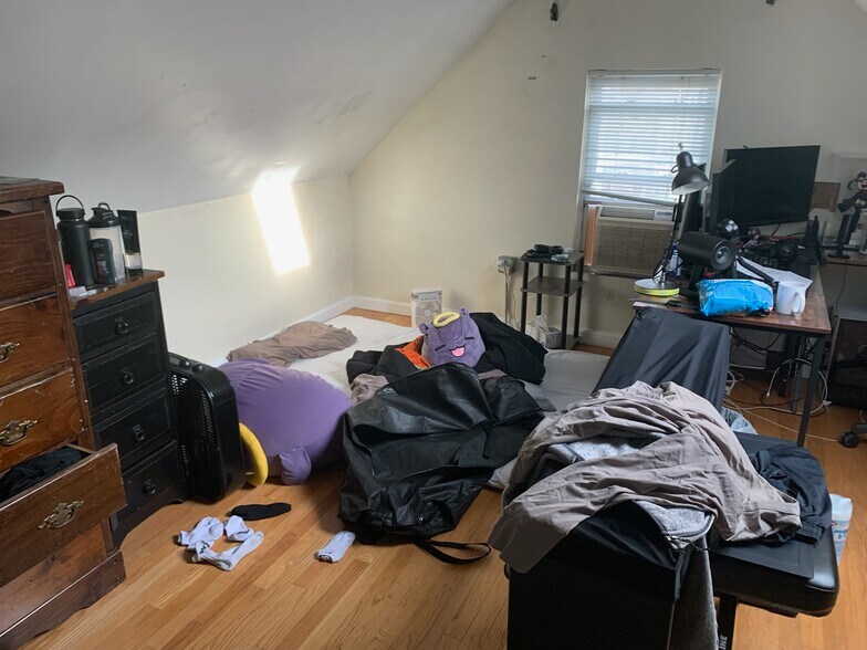 Building Photo - 1 Sachem St