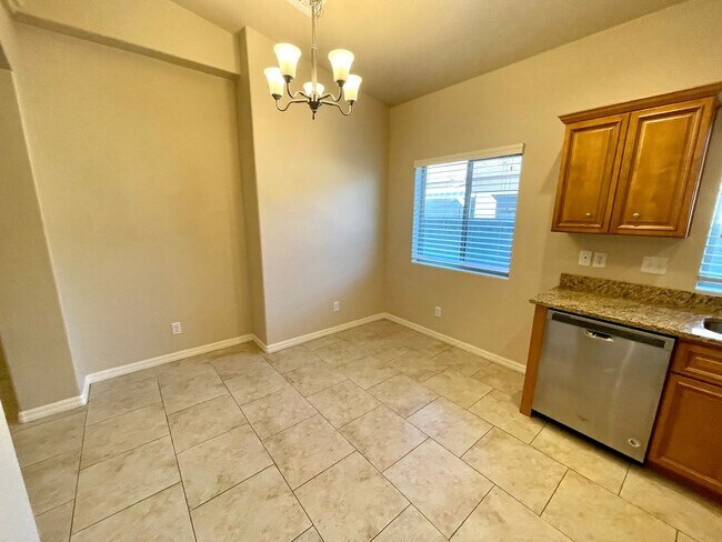 Building Photo - Beautiful 3 Bedroom Home in Central Kingman!