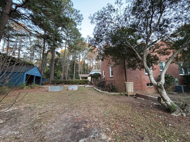 Building Photo - 1420 Pine Valley Loop