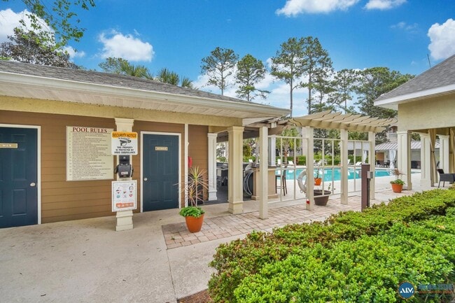 Building Photo - 1BR / 1BA Condo in Gated Summer House Comm...