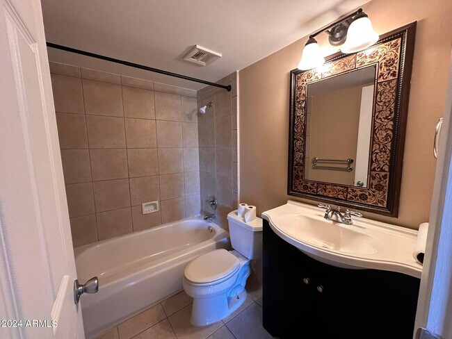 Building Photo - 14802 Yerba Buena Way