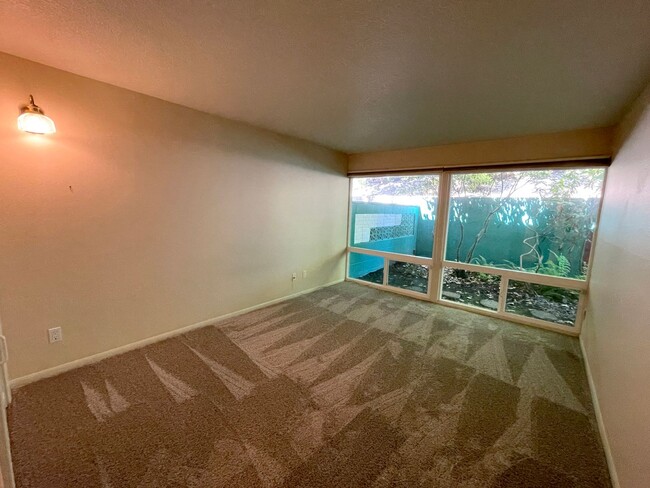 Building Photo - Comfortable Raleigh Park Plaza Condo with ...