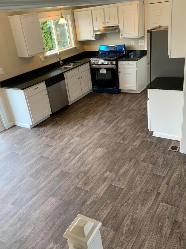 Building Photo - 41427 Larimore Ln