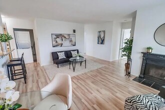 Building Photo - CHARMING 2BD/1BA GOLDEN HILL CONDO! ONLY $2,595/mo