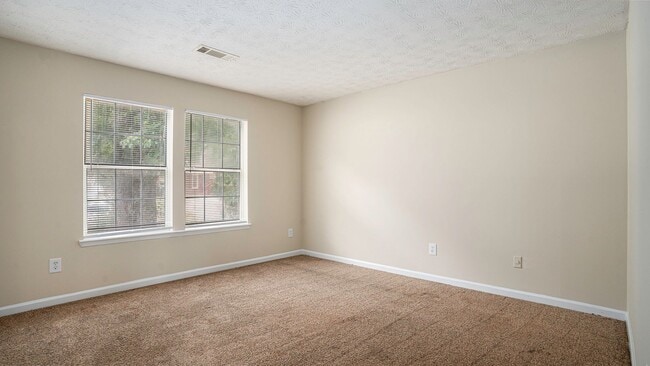 Building Photo - 3 bdrm, 2.5 bath in Lithonia