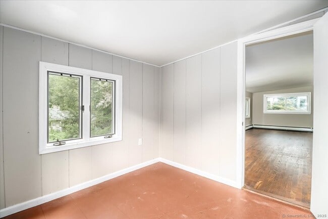 Building Photo - 8 Lakewood Terrace