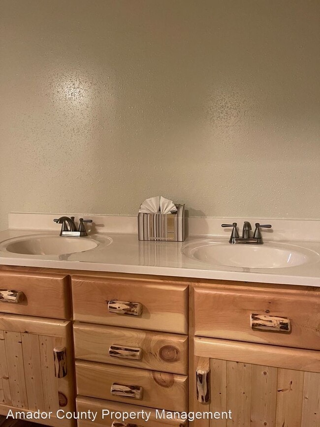 Building Photo - 3 br, 2 bath House - 16770 Doolittle Ln