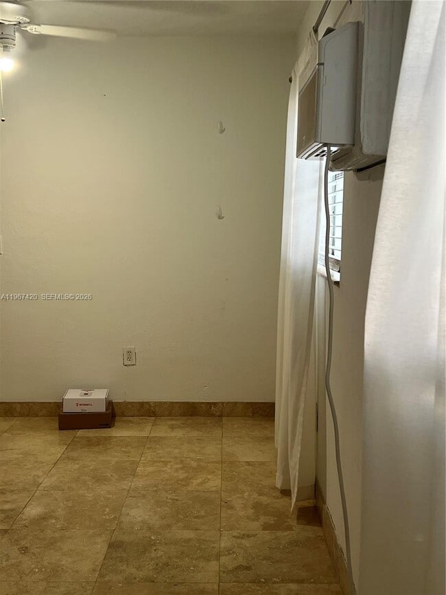 Building Photo - 427 Santander Ave