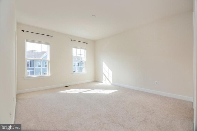 Building Photo - 8772 Elsing Green Dr