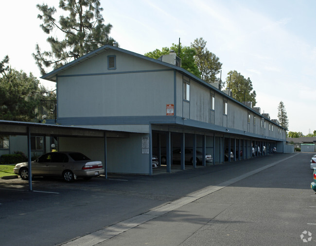 Building Photo - Dakota Garden