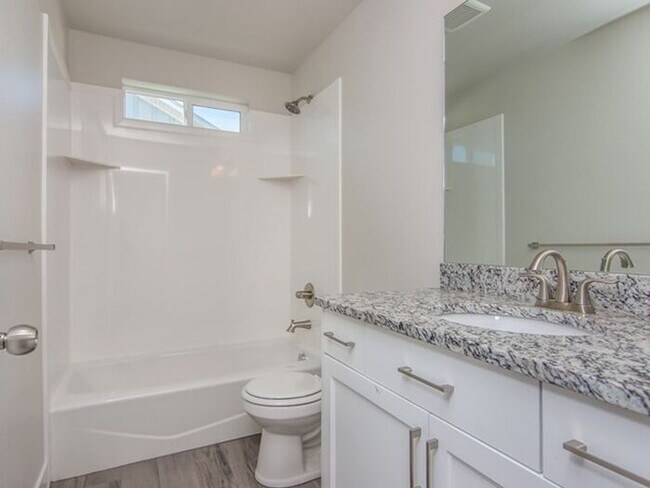 Building Photo - North Salt Lake 3 bed, 2.5 bath, Garage