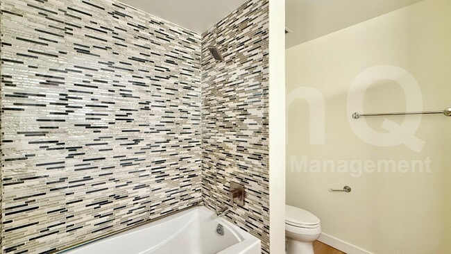 Building Photo - 7157 E Rancho Vista Dr