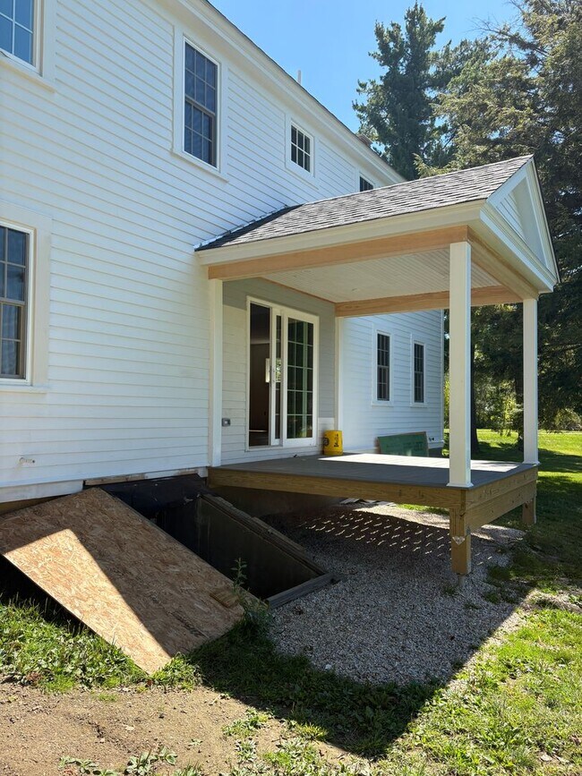 Building Photo - NEW Luxury 2 Bedroom apartments!