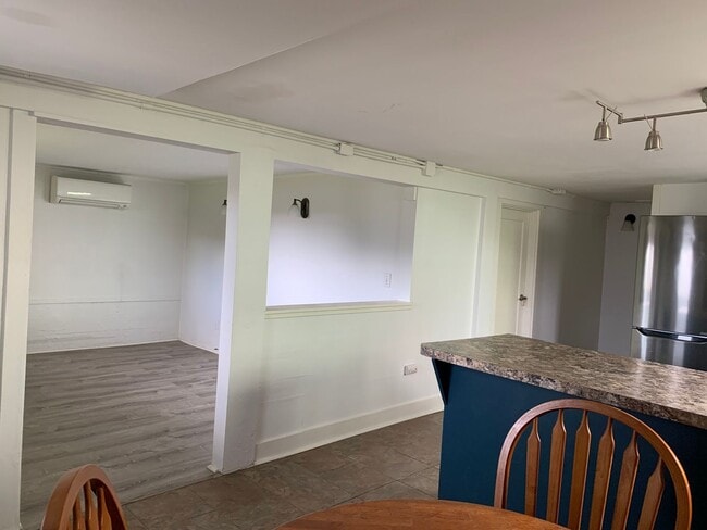 Building Photo - Darling 1 bedroom, 1 bath in the heart of Wallingford!