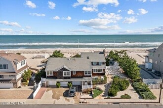 Building Photo - 262 Sunset Ln