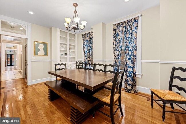 Building Photo - 1402 Light St