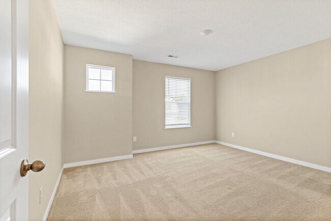 Building Photo - Now Leasing! Comfortable Family Home on Kells Court, Newark