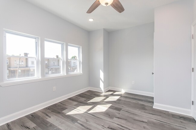 Building Photo - Recently renovated home in South West Phil...