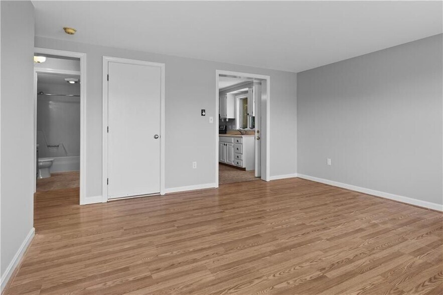 Building Photo - 32 Prince Henry Ave