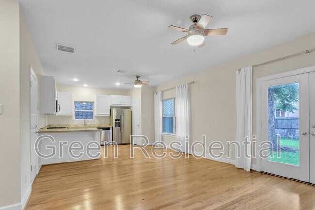 Building Photo - 919 E 36th St