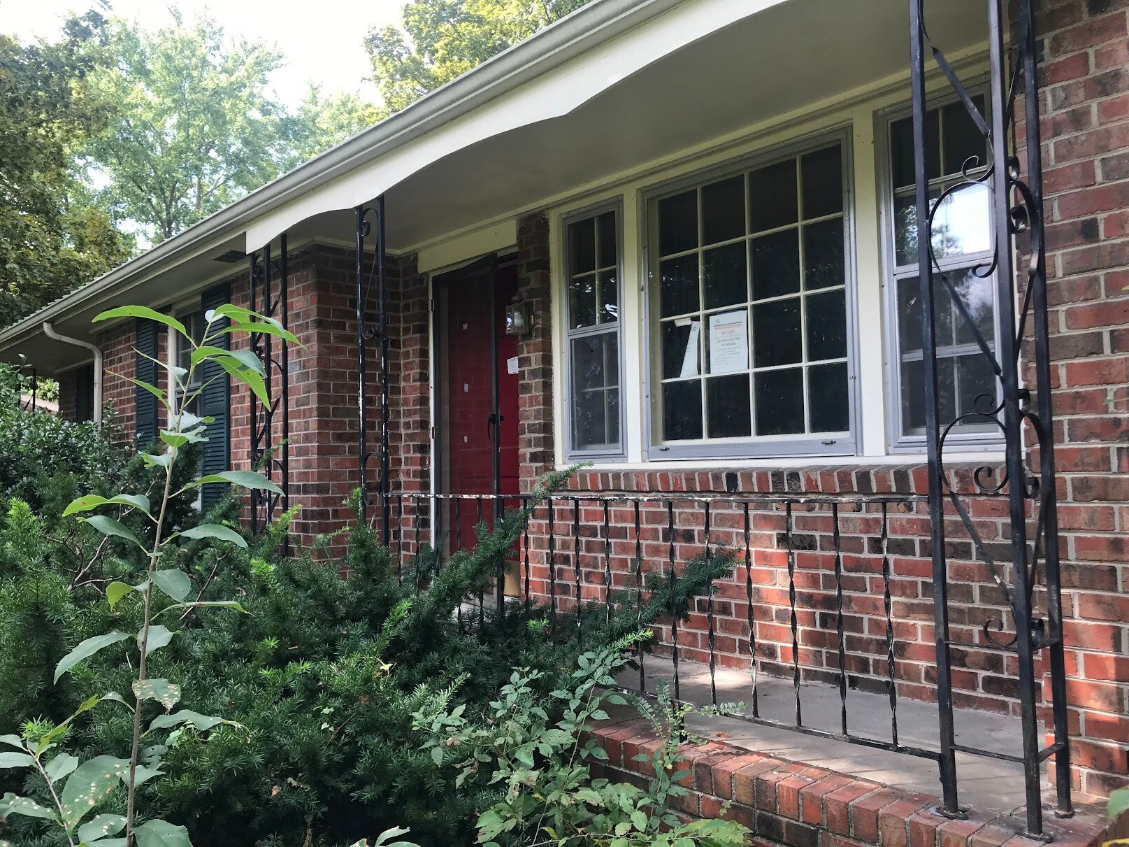 Building Photo - 1707 Woodside Dr