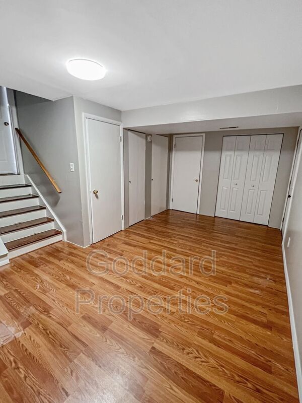 Building Photo - 8535 Hayshed Ln