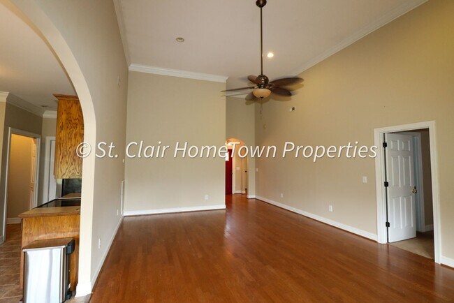 Building Photo - GREAT RENTAL IN FOX HOLLOW SUBDIVISION!