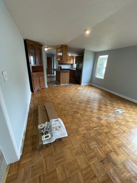 Building Photo - 9111 Baywood Cir