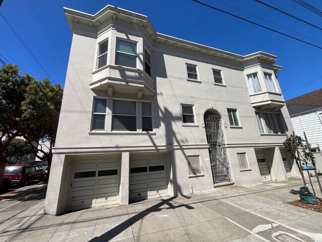 Building Photo - 497 6th Ave