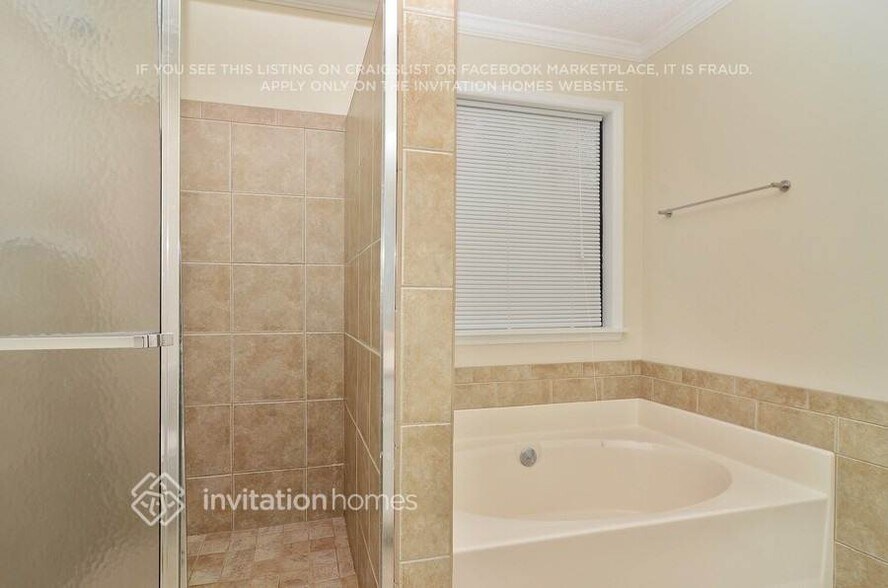 Building Photo - 7855 Dogwood Way