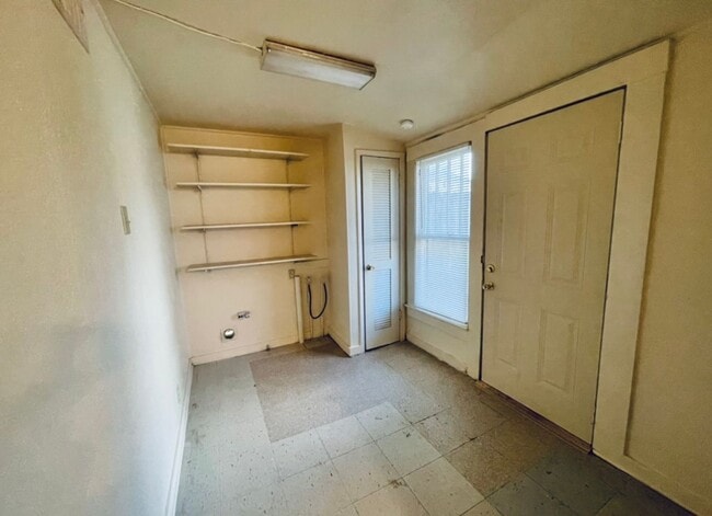 Building Photo - 4606 Highland Ave