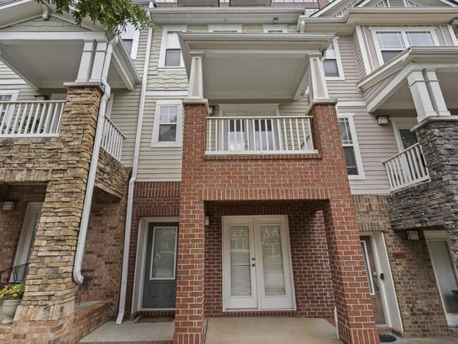 Building Photo - 205 16th St NW