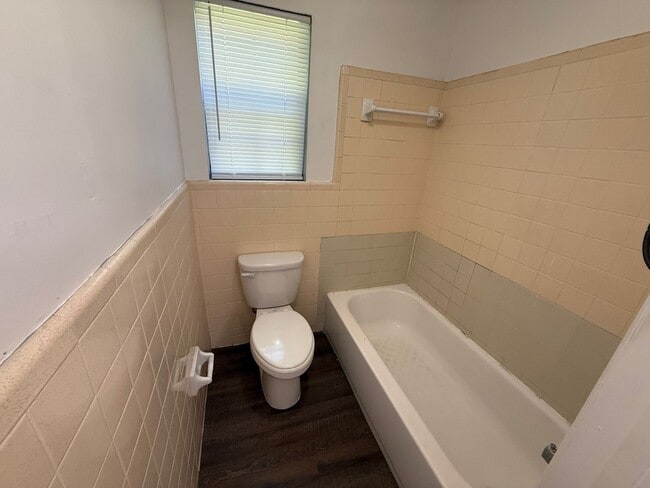 Building Photo - 886 Meginnis Ln