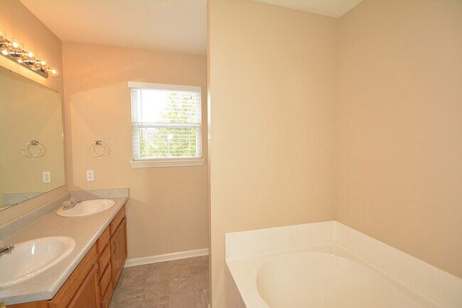 Building Photo - 7317 Kimble Dr