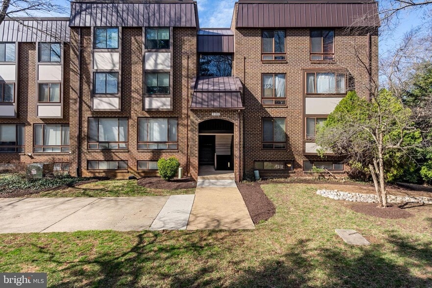 Building Photo - 130 Roberts Ln