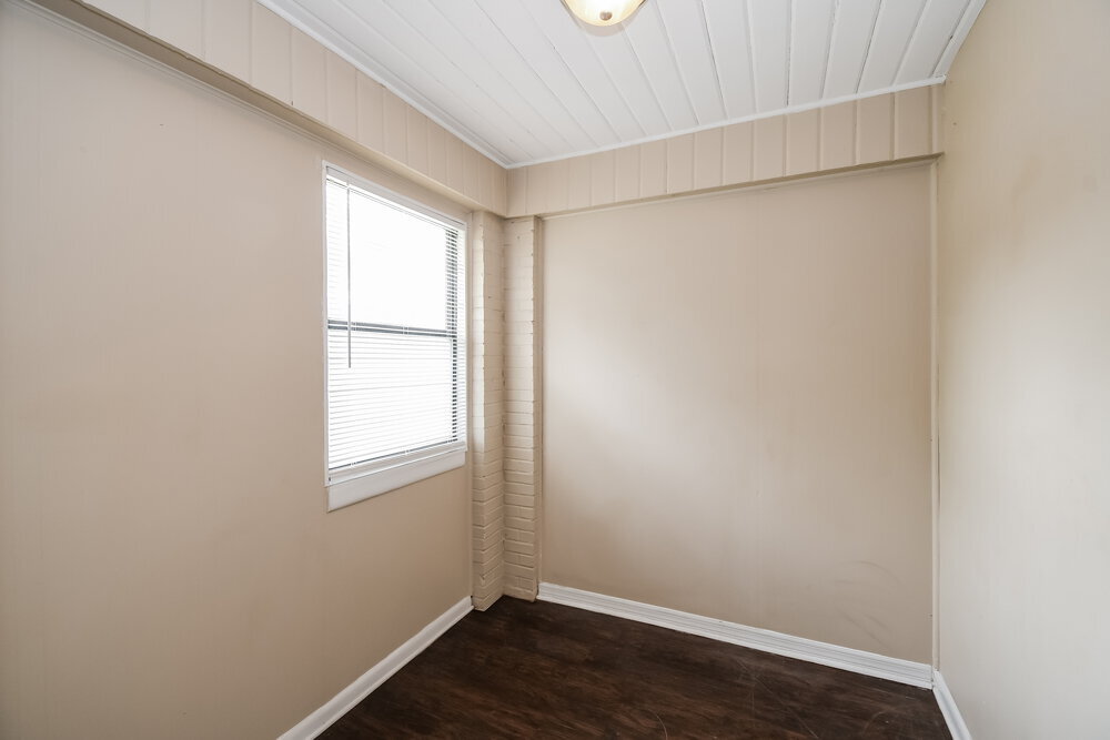 Building Photo - 346 W 68th St