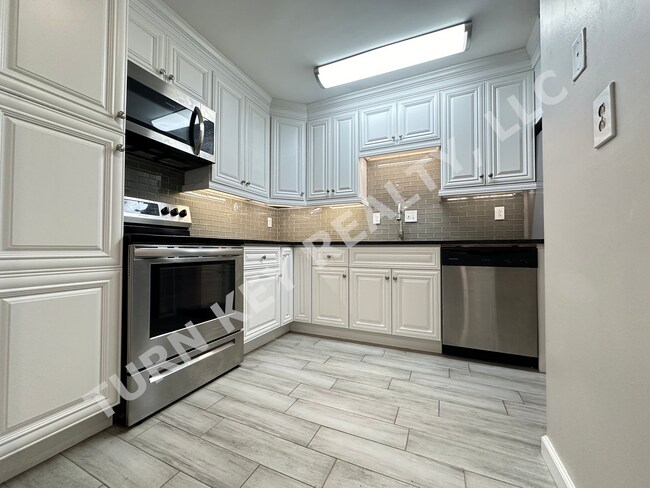 Building Photo - Condo for rent near UAB *Price Drop & Move In Special*