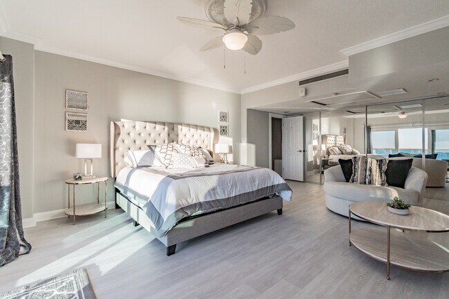 Building Photo - 880 Mandalay Ave