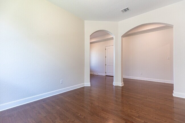 Building Photo - 5041 Country Nest
