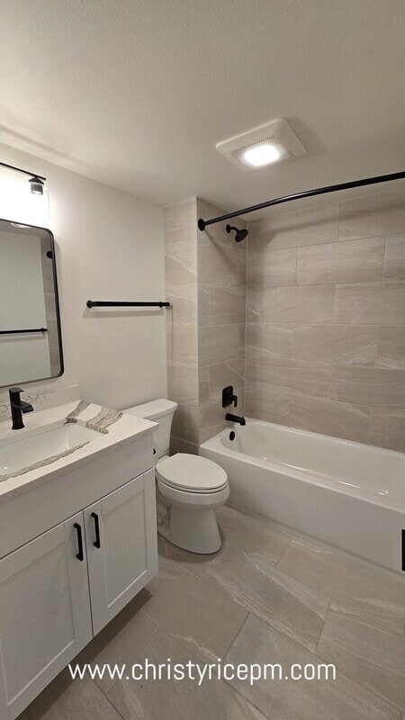 Building Photo - 31721 W Commercial St