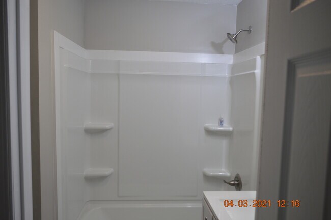 Building Photo - 106 Craven Rd