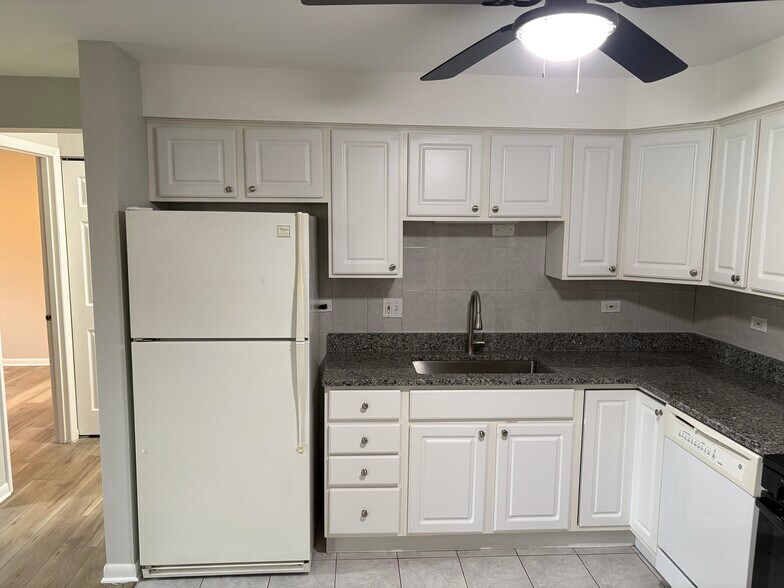 Building Photo - 509 Dempster St
