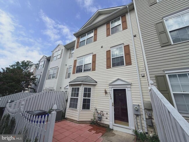Building Photo - 8906 Mallard Ct
