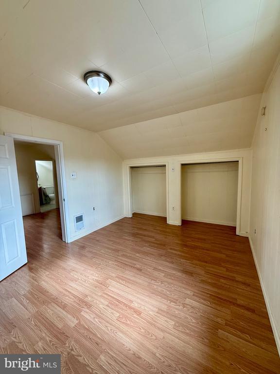 Building Photo - 403 S Main St