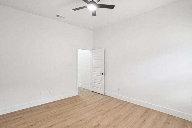 Building Photo - 1626 Stoneman St