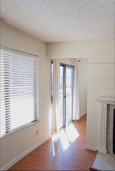 Building Photo - 173 Park Place Dr