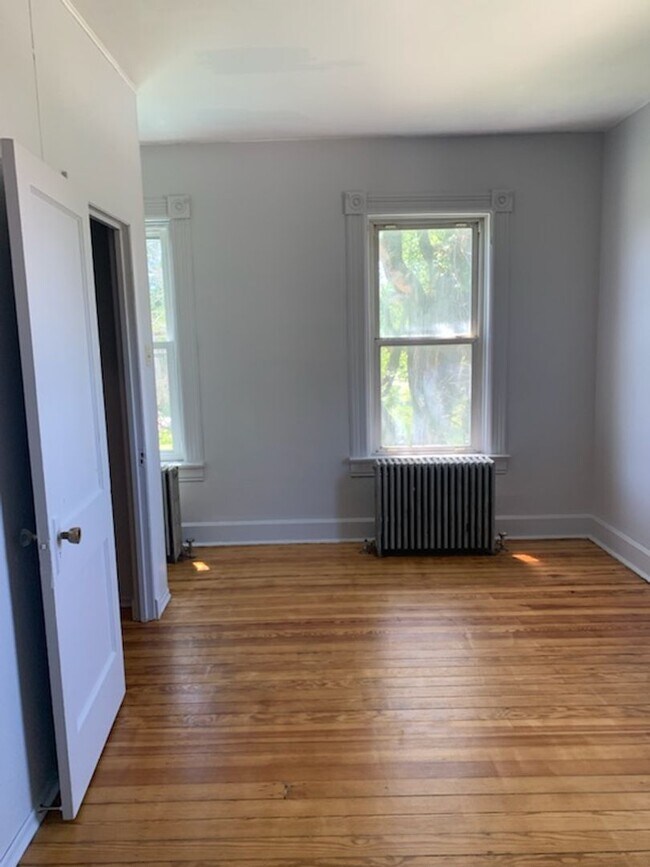 Building Photo - 3911 Old Hwy 100