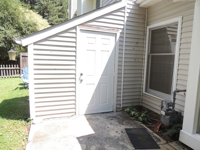 Building Photo - 2BR Townhouse in Avondale