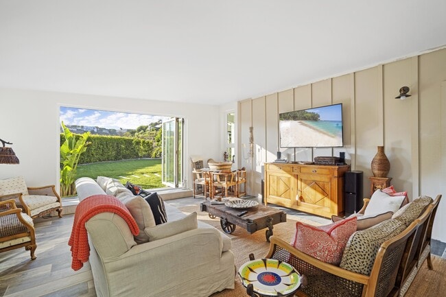 Building Photo - 6363 ZUMIREZ Dr